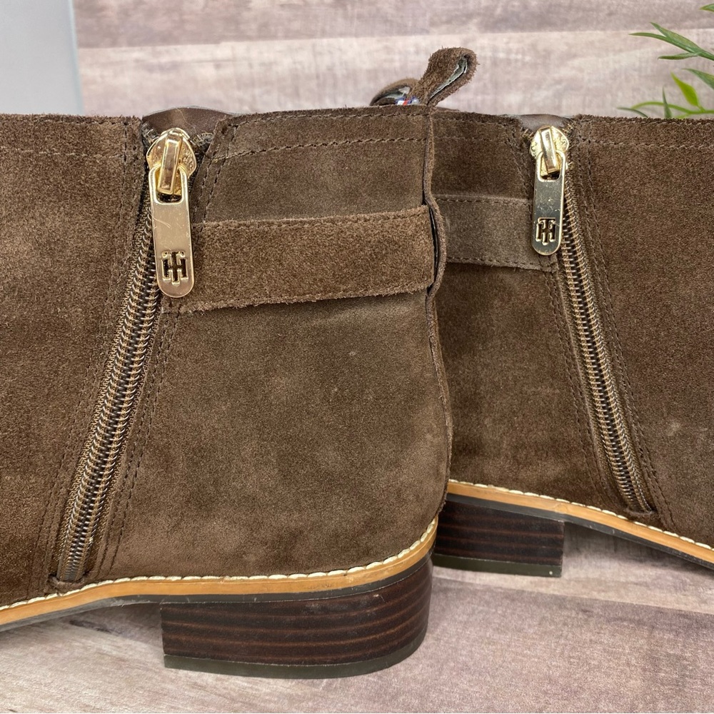Tommy Hilfiger Chelsea Brown Suede Booties - Size: 9M - Picture 7 of 12